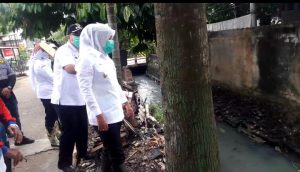Wawako-Palembang-Tinjau-Titik-Banjir-di-Kecamatan-Sako
